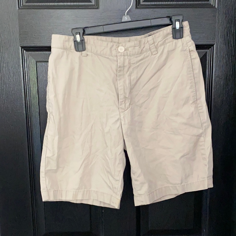 Vineyard Vines khaki club shorts
